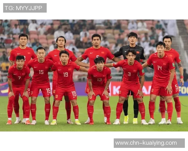 远华足球队奋勇争先展现团队精神与拼搏风采的精彩瞬间