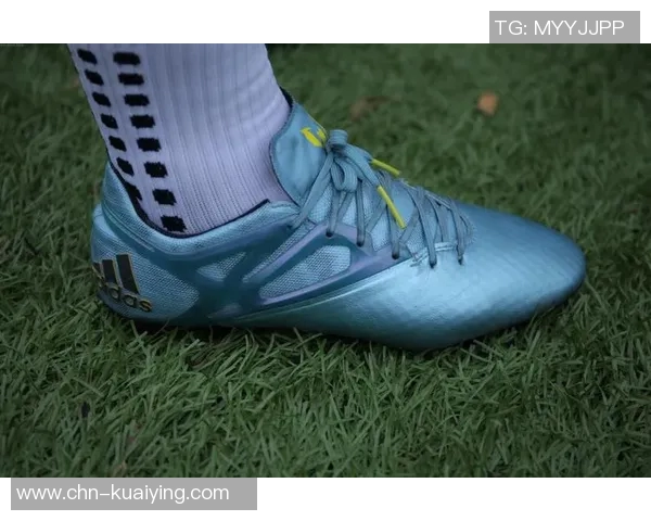 选择最佳足球鞋FG助你在球场上尽显风采与实力 选择最佳足球鞋FG助你在球场上尽显风采与实力